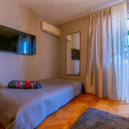 Lean Apartman Makarska