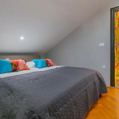Lean Apartment Makarska