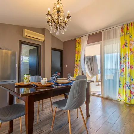 Lean Apartment