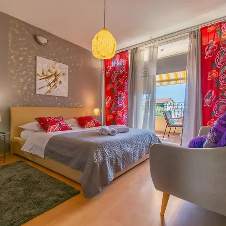 Lean Apartman Makarska