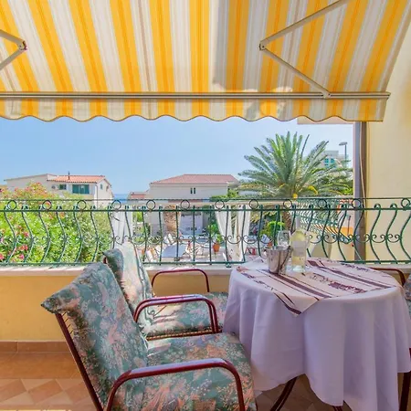 Lean Apartment Makarska